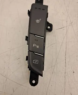Hyundai i30 Seat heating switch 93350G4RF0