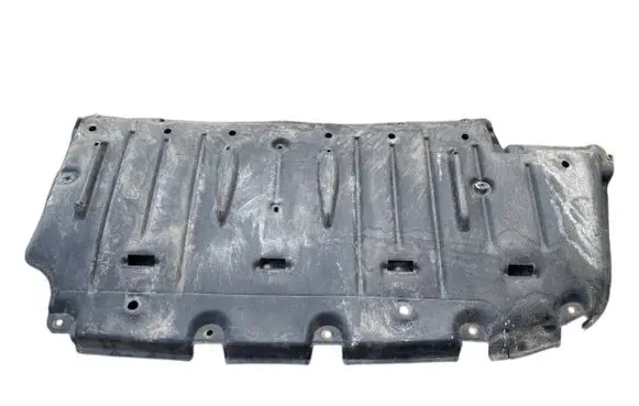 Toyota Sienna XL30 III Rear bumper underbody cover/under tray 5816708010