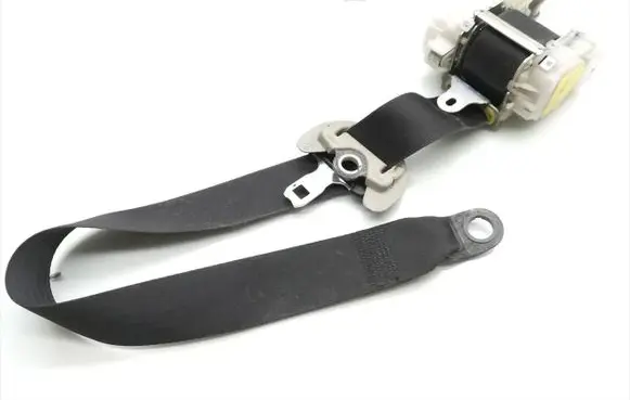 Lexus IS 220D-250-350 Front seatbelt 7M7750-P 112235