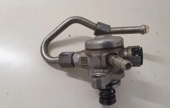 Audi Q2 - Fuel injection high pressure pump 04E127027N