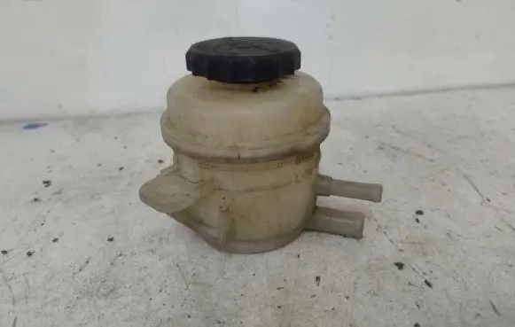 KIA Carens II Power steering fluid tank/reservoir