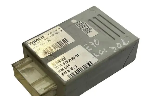 BMW X5 E70 Air suspension control unit module (rear) 6793163 37146793163