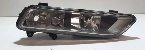 Volkswagen PASSAT B7 Front fog light 176623