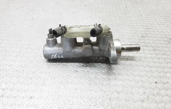 Mitsubishi Grandis Master brake cylinder