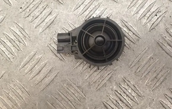 Audi A3 S3 8V Front door speaker 8V0035398