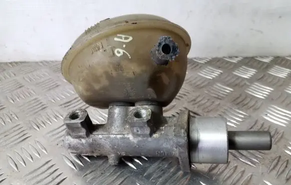 Audi A6 S6 C4 4A Master brake cylinder 8D0611301