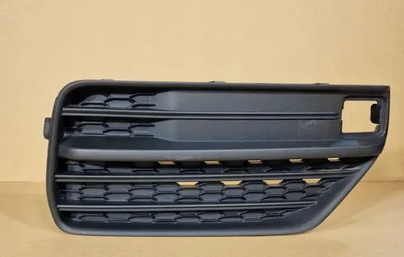 Volvo XC90 Front fog light trim/grill 318131383732