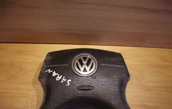 Volkswagen Sharan Steering wheel airbag 10109381673595