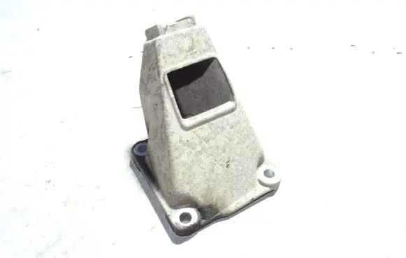 Audi A8 S8 D2 4D Engine mounting bracket 4D0199307A