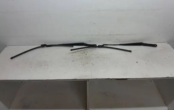 Opel Astra J Front wiper blade arm 13289888 13289887