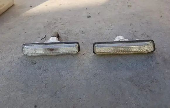 BMW X5 E53 Front fender indicator light 