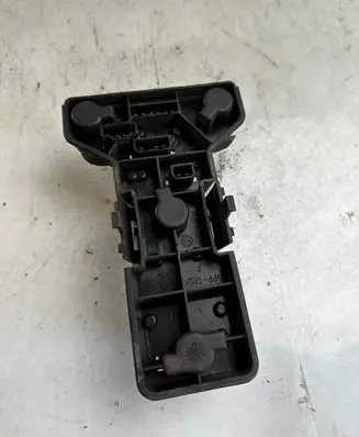 Volkswagen PASSAT B5 Tail light bulb cover holder 3B5945257