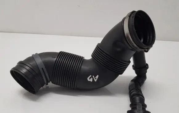 Audi A3 S3 8P Air intake hose/pipe 3C0129654