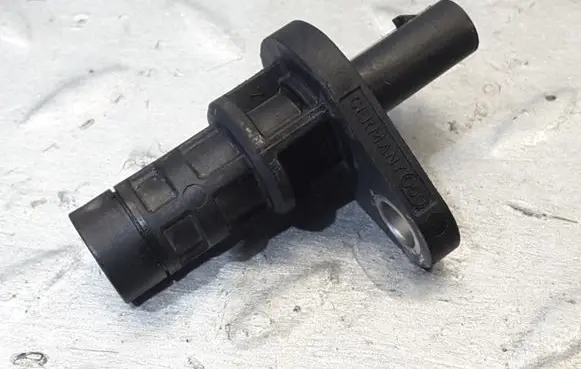 Fiat 500 Crankshaft position sensor 0261210318 55239747