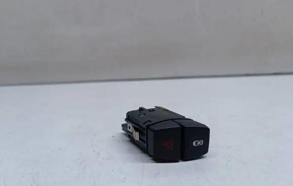 BMW 2 F46 Hazard light switch 9354186 61319354186