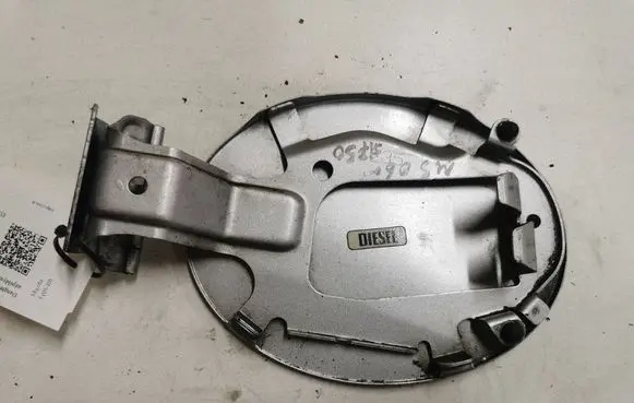 Mazda 5 Fuel tank cap C235