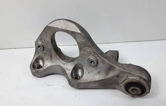 Volvo XC90 Engine mounting bracket 31401993 8635A