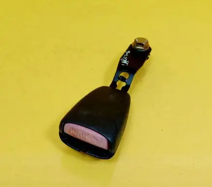 Mitsubishi Carisma Front seatbelt buckle 