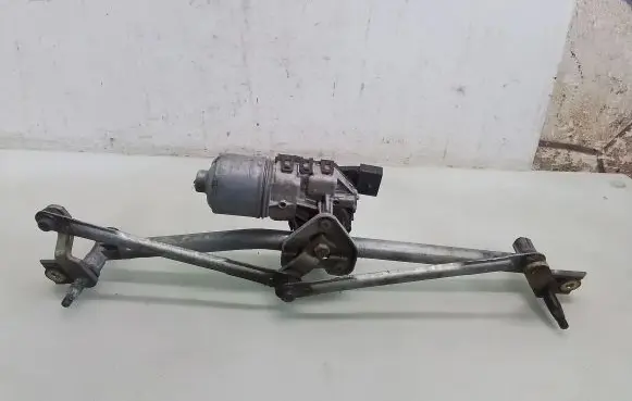 Skoda Fabia Mk1 (6Y) Front wiper linkage and motor 0390241524