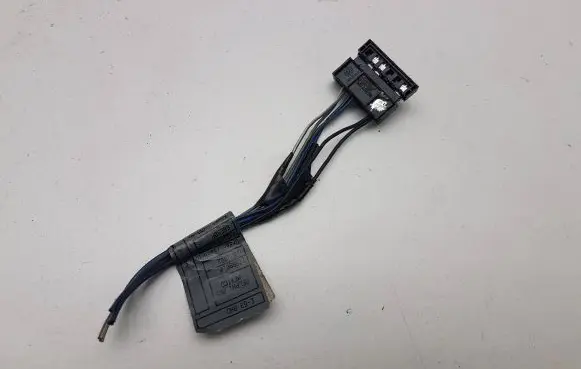 BMW 3 E46 Rear tail light wiring loom 6923243J 8387407 E8E50P