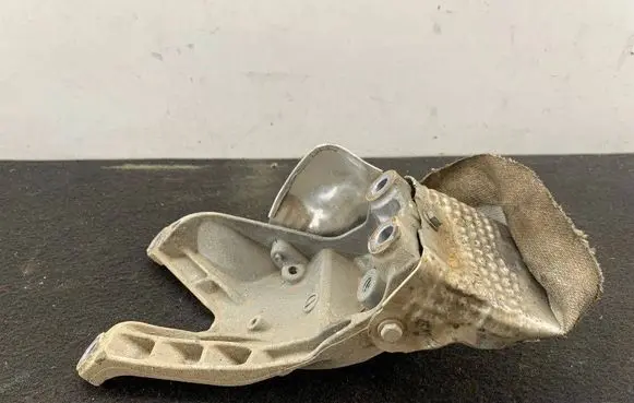 Audi A6 S6 C7 4G Engine mounting bracket 4G0199308AA