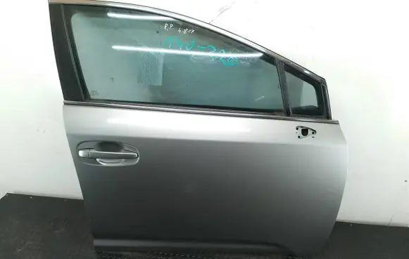 Toyota Avensis T270 Front door 