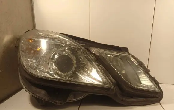 Mercedes-Benz E W212 Headlight/headlamp A2128200461KZ