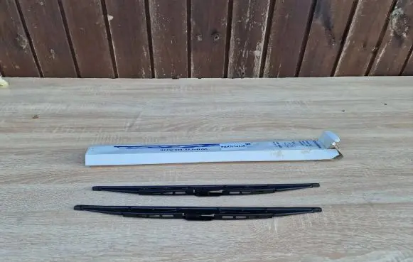 Hyundai Pony Windshield/front glass wiper blade 9999X-24301