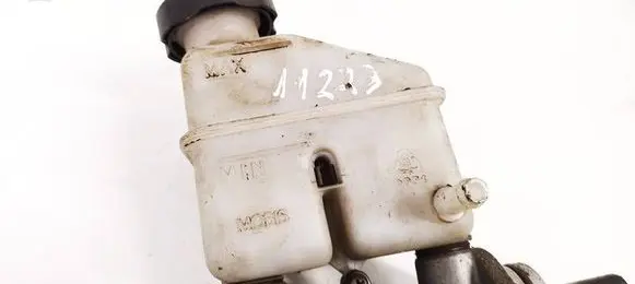 KIA Ceed Brake fluid reservoir