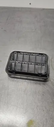 Opel Vivaro Quarter panel pressure vent 9875506980