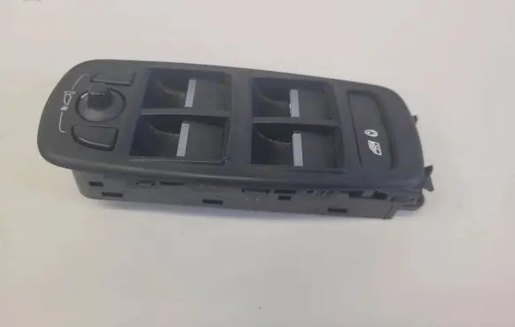 Jaguar XF X250 Electric window control switch SPA028JT00F