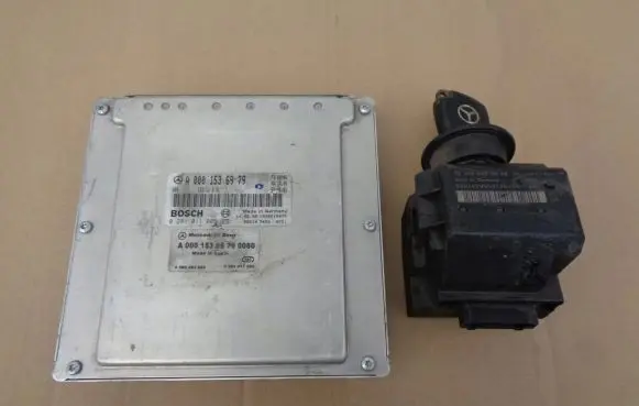 Mercedes-Benz C W203 Engine ECU kit and lock set A0001536979