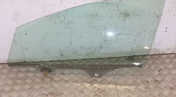 KIA Ceed Front door window glass four-door