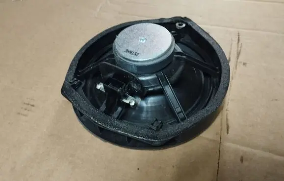 Honda CR-V Front door speaker