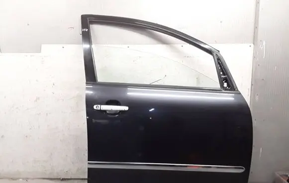 Toyota Avensis Verso Front door 