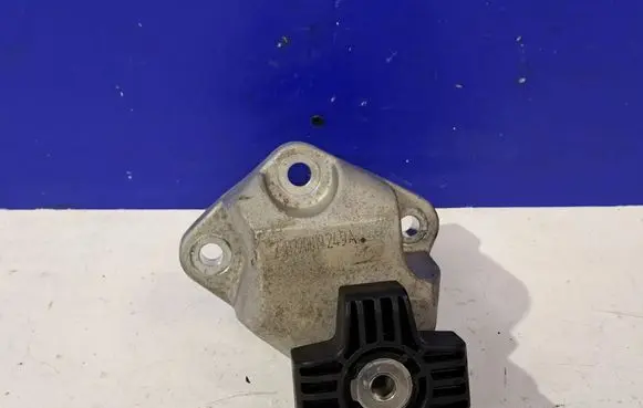 Polestar 2 Engine mounting bracket 32298843