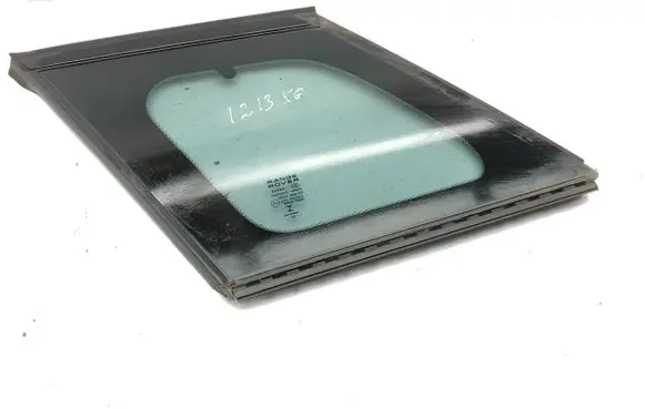 Land Rover Evoque I Rear side window BJ3229601