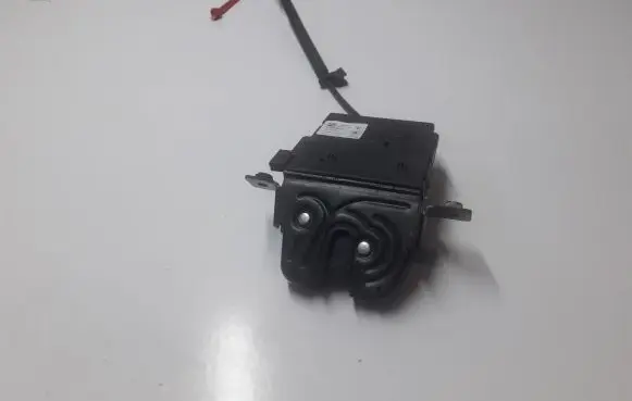 Maserati Levante Loading door lock 670039576