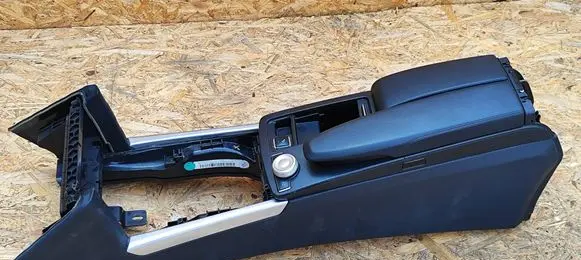 Mercedes-Benz E W212 Center console A2126800050
