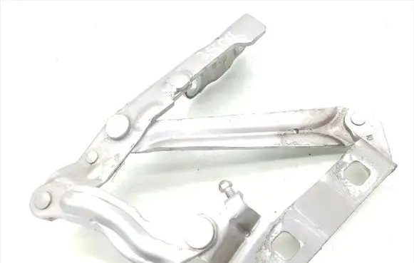 Engine bonnet/hood hinges