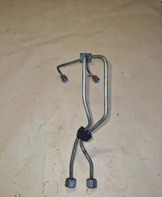 Suzuki SX4 Fuel injector supply line/pipe 