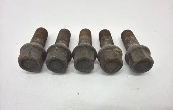 BMW 5 F10 F11 Nuts/bolts