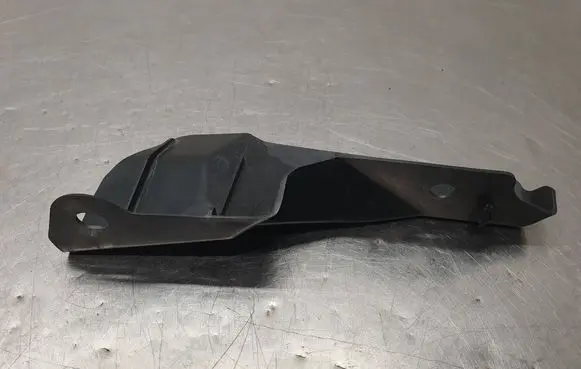 Mazda CX-3 Front bumper mounting bracket D10E56253
