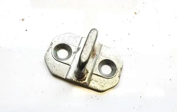 Mercedes-Benz ML W164 Rear door lock loop/hook striker 8g188