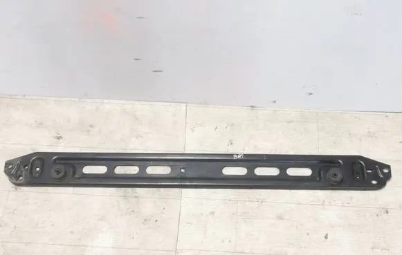 Volvo V60 Radiator mount bracket 31368100
