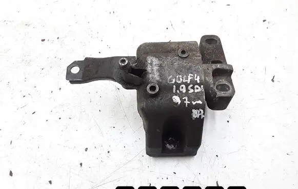 Volkswagen Golf III Engine mount bracket 1J0199262
