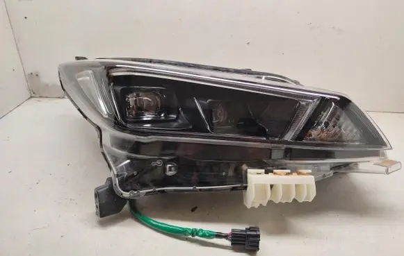 Nissan Leaf II (ZE1) Headlight/headlamp