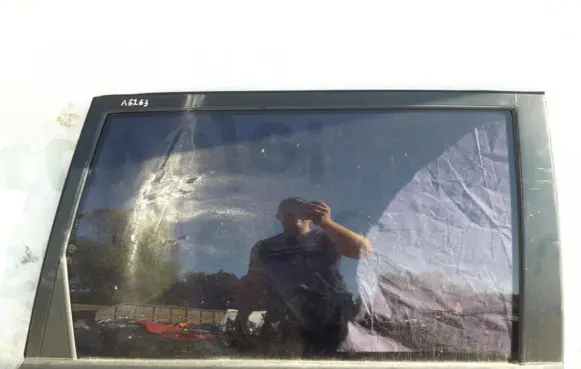 Hyundai Trajet Rear door window glass