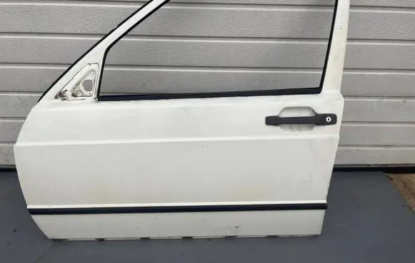 Mercedes-Benz 190 W201 Front door