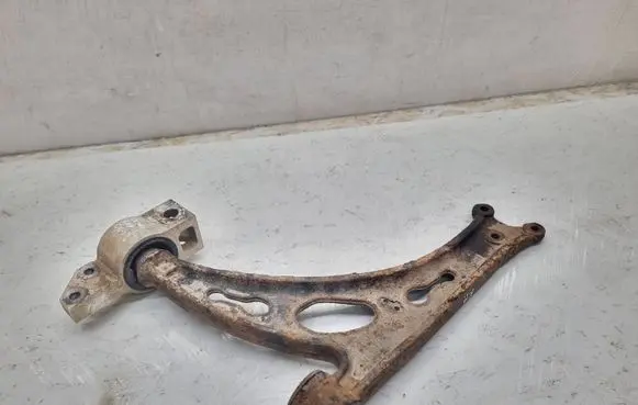 Skoda Octavia Mk2 (1Z) Front lower control arm/wishbone 1001990085
